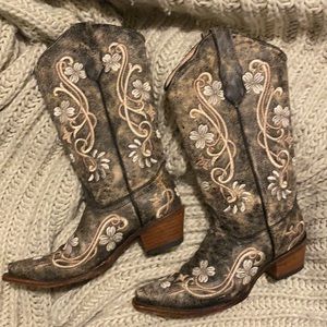 Circle G Women's Floral Embroidered Western Boots